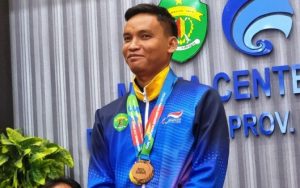 Firdaus, atlet para renang peraih medali emas di Pekan Paralimpiade Nasional (Peparnas) 2024