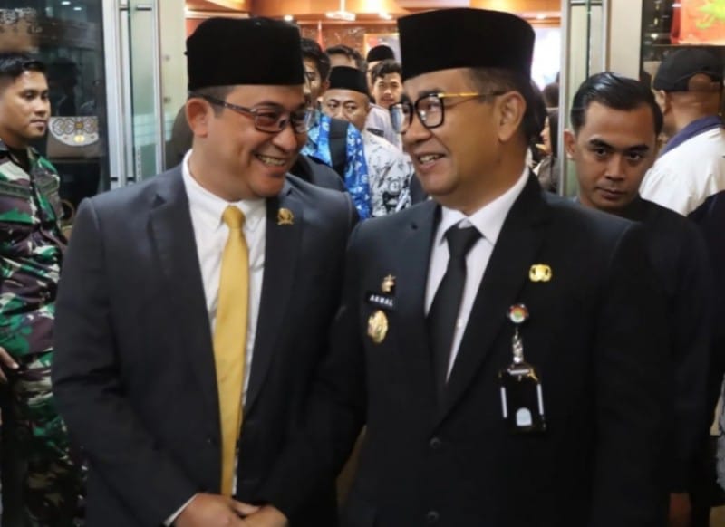 Sapto Setyo Pramono (kiri)