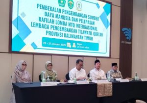 Pembekalan Sumber Daya Manusia dan Pelepasan Kafilah MTQ Internasional LPTQ Kaltim, di De Boekit Villas, Hambalang, Bogor (26/1). 