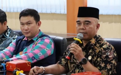 Asisten Bidang Pemerintahan dan Kesejahteraan Rakyat Akhmad Taufik Hidayat