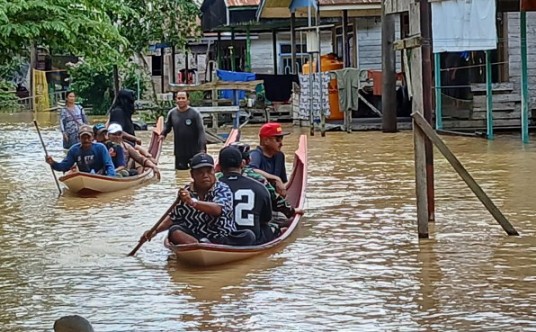 Bupati Kukar dan rombongan