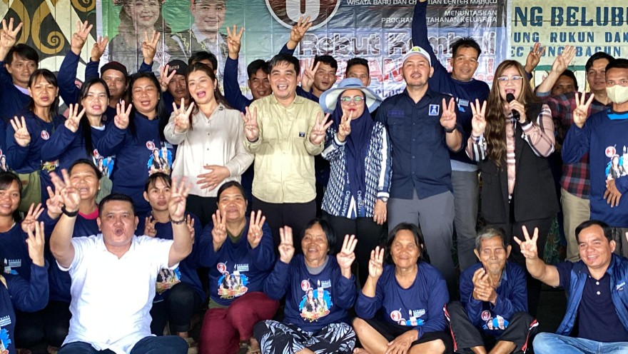 Angela-Suhuk saat kampanye di Rukun Damai