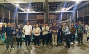 Angela-Suhuk saat kampanye di Kampung Mambes