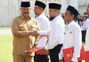 Bupati Kukar saat melantik 3.870 P3K