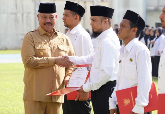 Bupati Kukar saat melantik 3.870 P3K