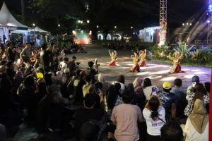 Sajian tari daerah Kukar