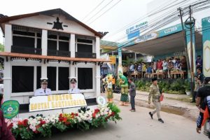Kendaraan hias Kukar