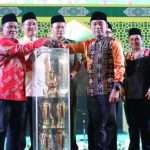 Penyerahan piala