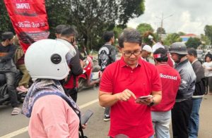 Telkomsel juga membagikan kuota paket data gratis bagi pengunjung posko untuk mendukung kenyamanan pengalaman digital dan kelancaran komunikasi silaturahmi. 
