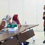 Pelaku ekraf di IKN sedang mengikuti pelatihan