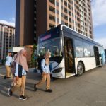Pegawai IKN pulang kerja dan bersiap naik bus
