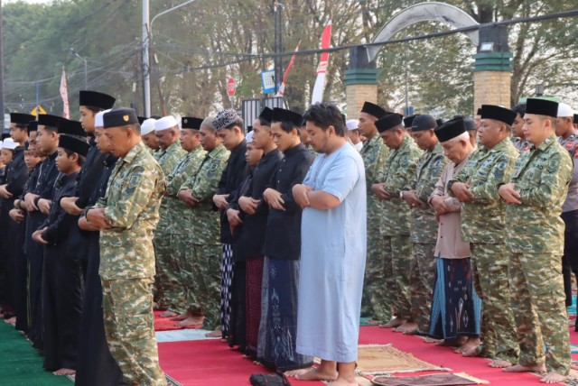 Salat Istisqa di Makodim Kukar